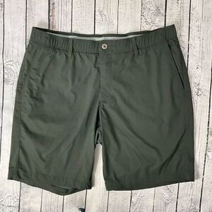 UNDER ARMOUR Shorts